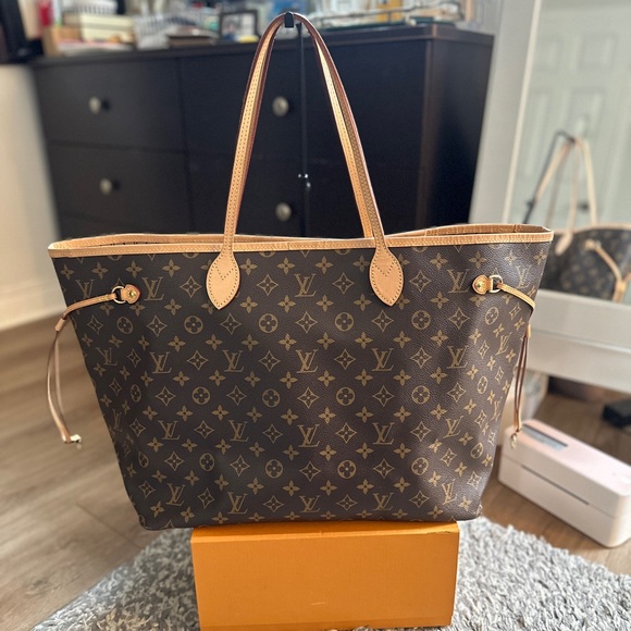 ❌SOLD❌Authentic Louis Vuitton Neverfull GM monogram - Picture 12 of 15